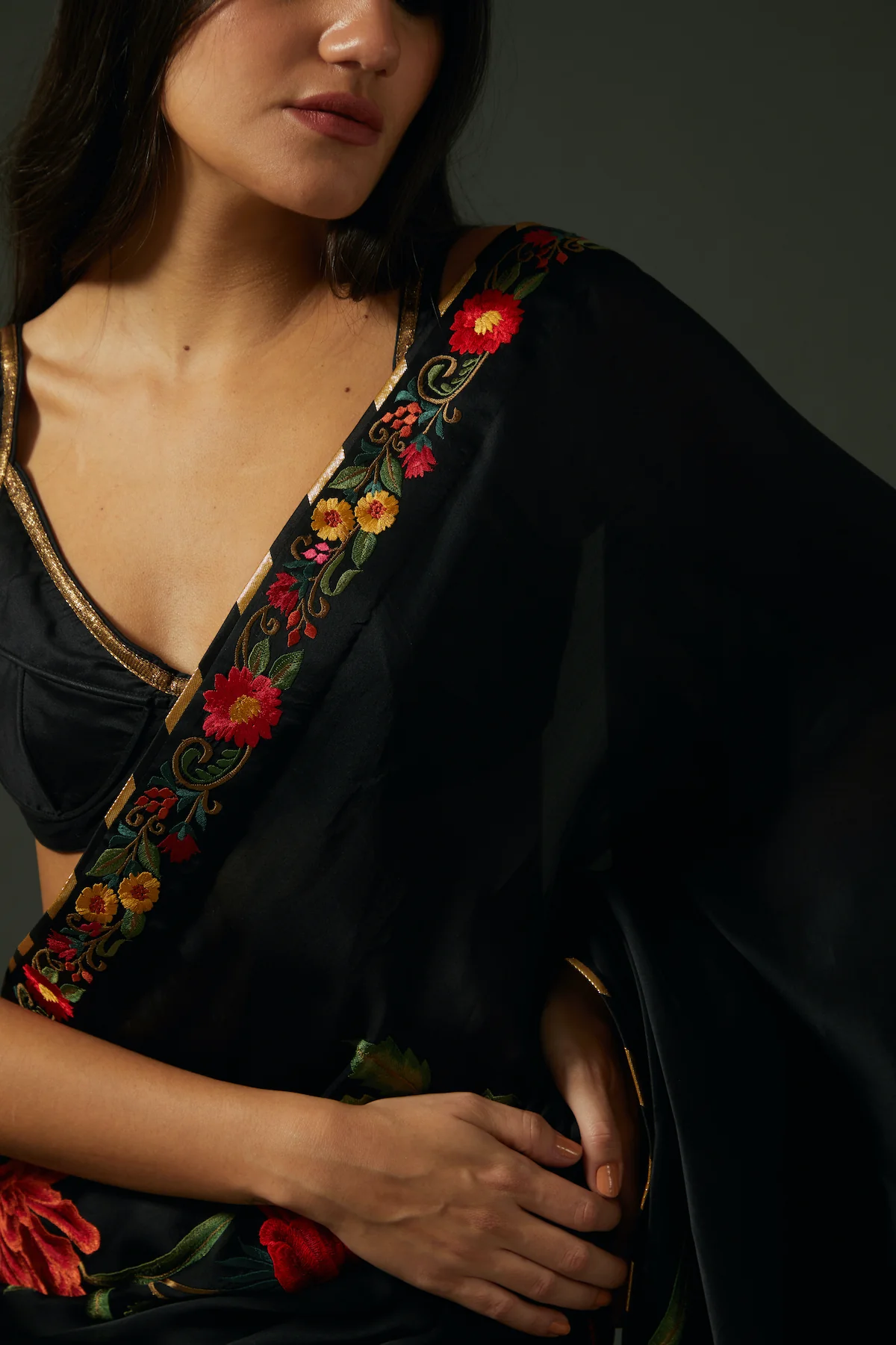 Elegant Black Organza Saree Set - Image 2