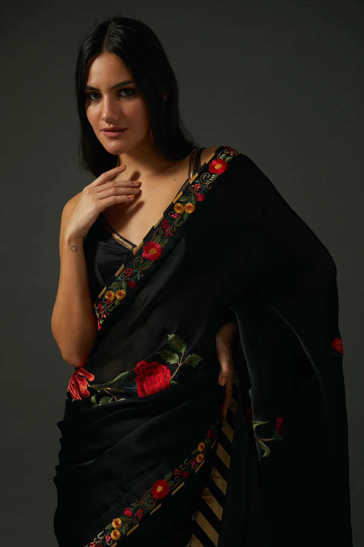 Elegant Black Organza Saree Set - Image 3