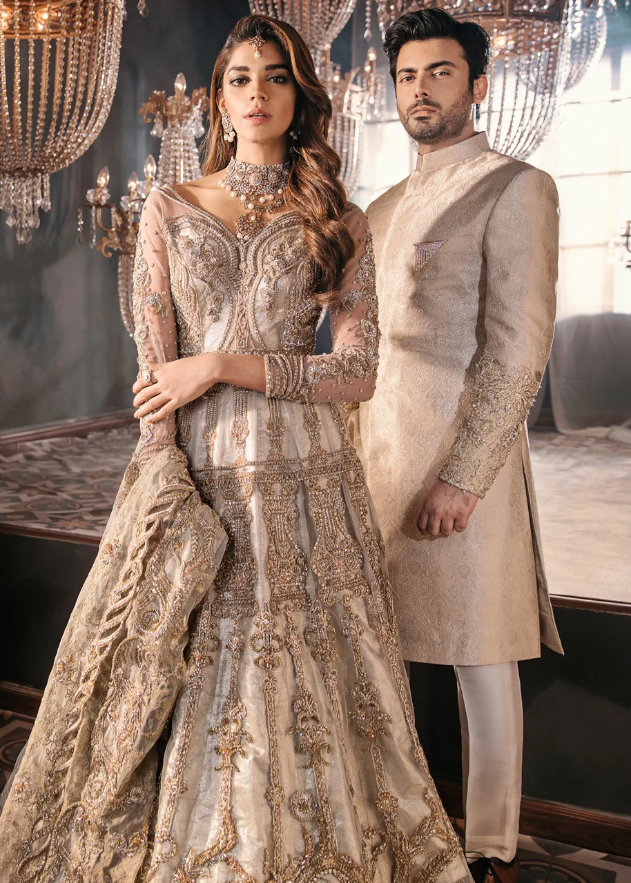 Opulent Grey Bridal Ensemble - Image 4