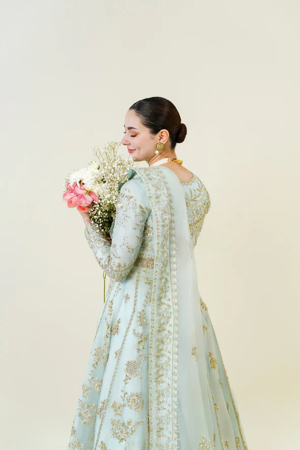 Azeena Gold Zardozi Organza Pishwas Ensemble - Image 3