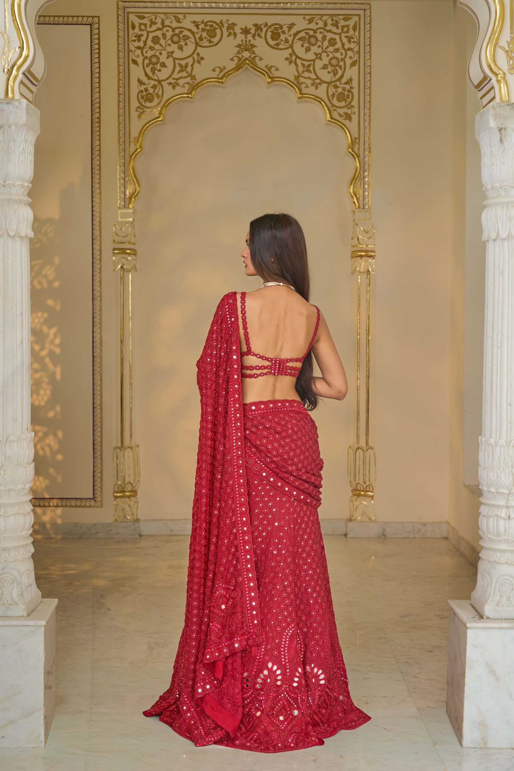 Crimson Radiance Bridal Saree Ensemble - Image 4